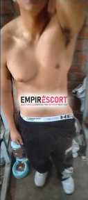 joven - entrenador de musculaciÓn - fit