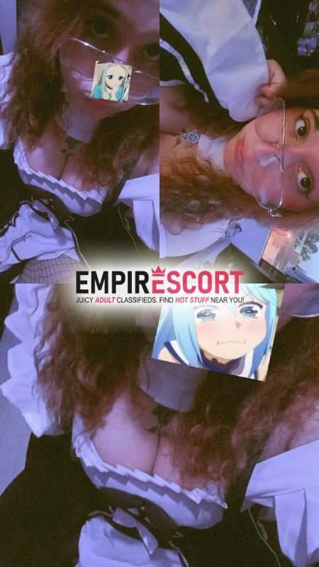 alexa gremory estudiante de psicología
sumisa otaku gamer estrecha gritona blanca y pechos recien operados