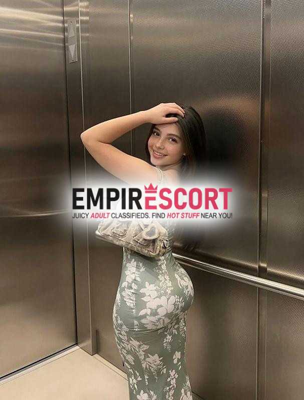 ivana de rostro bonito e impactantes curvas