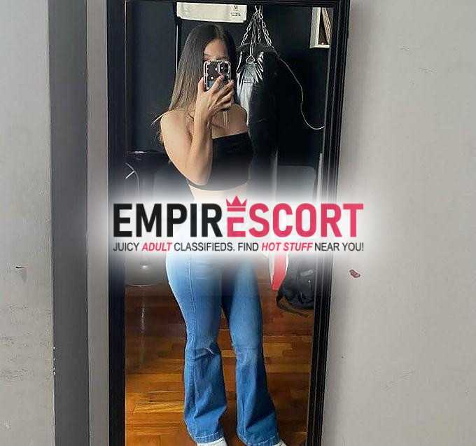 alexandra soy chica universitaria muy linda