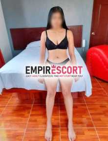 venezolana blanca de piel suave rica.de 1.64 de estatura bonita