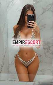 adrianna mujer bella y sexy que espera que hagas el amor