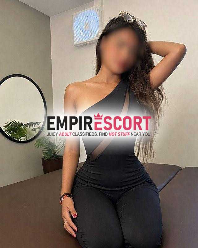 ivone masajista tántrica experta en conectar tu cuerpo y mente través tacto consciente.