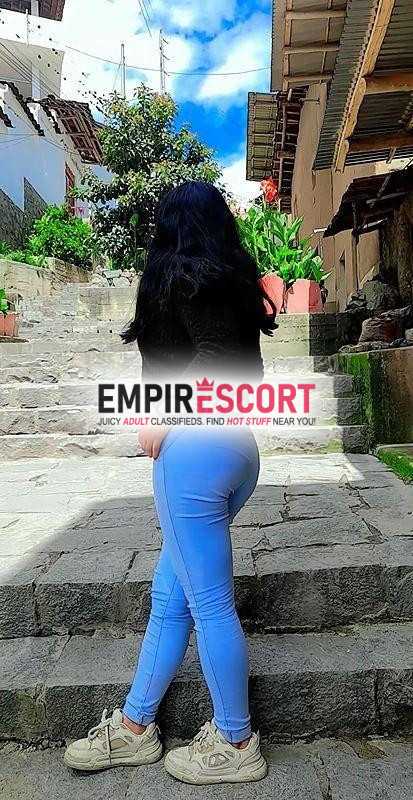 seÑorita estudiante estrechita