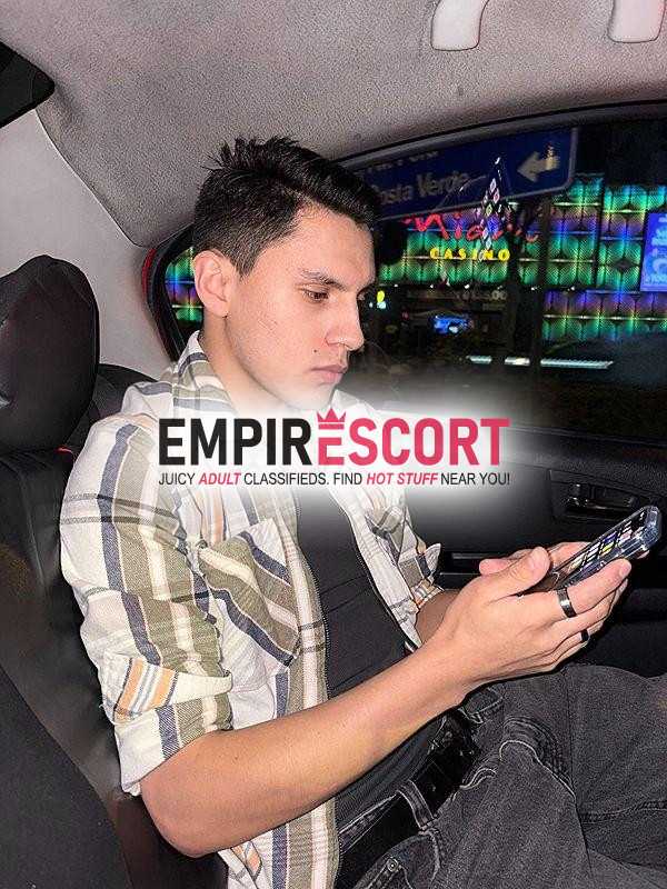joven versátil dispuesto complacerte