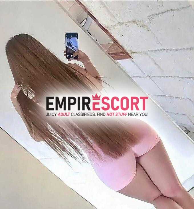hola amor😍😘 soy salomé universitaria dispuesta complacer tus fantasías nueva en estreno 🥵😋
