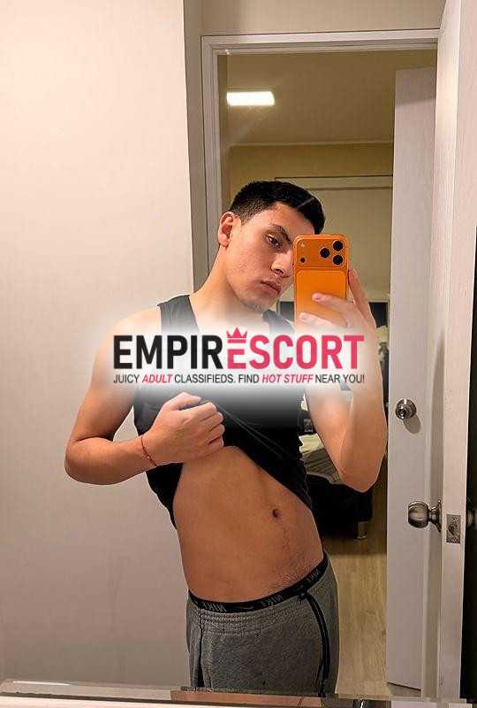 joven versatil dispuesto complacerte