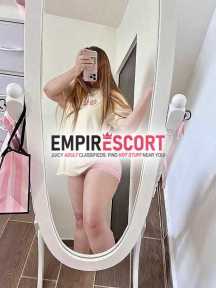 hola amor😍😘 soy salomé universitaria dispuesta complacer tus fantasías nueva en estreno 🥵😋