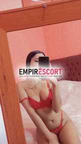 oriana linda kine hermosa de cuerpo complaciente en todo