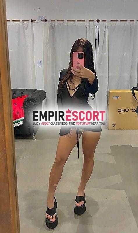 flaquita rica en cama llÁmame y pruébame 😈