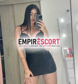 jovencita hermosa y muy cariñosa lista para complacerte