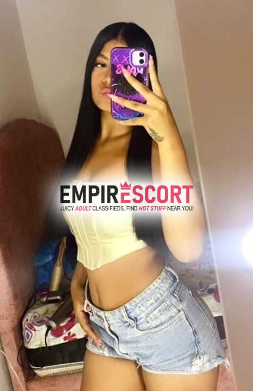 jovencita apasionada trato de novios servicio completo