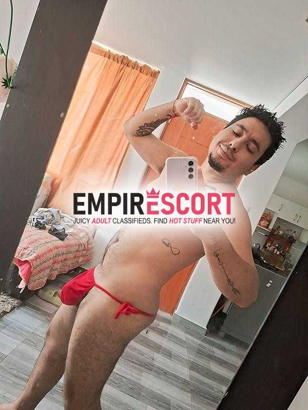 pareja scort versátil complaciente