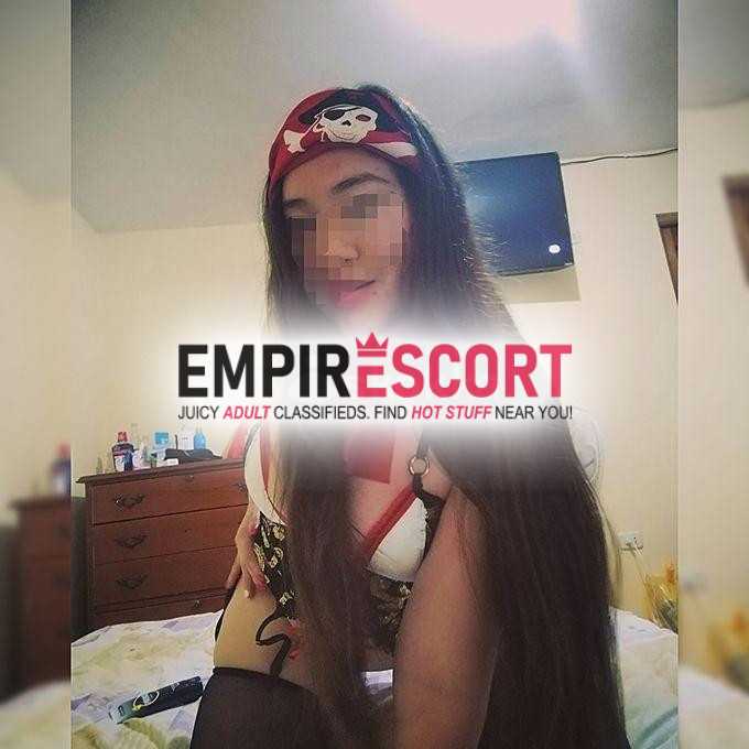 dulce extrovertida y ganas de hacer trios