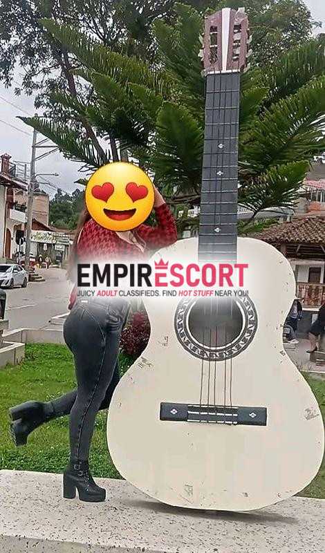 sayuri hermosa jovensita dispuesta complaserte