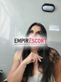 ada wong disponible para hacerte sentir especial desde el primer momento atención de 3 pm 7 pm solo por hoy. el detalle de buena atención.