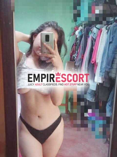 bomboncito de piel clarita 19 añitos 🥵💋🍒 pechos paraditos 💋