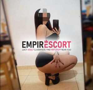 😘sky muy obediente y cariñosa y mi.oral es garganta profunda