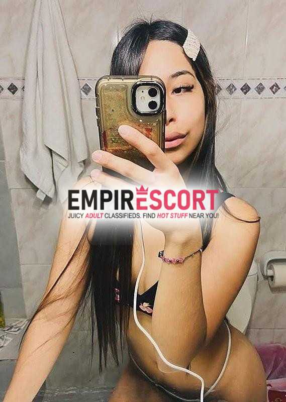 me encanta mi delicioso poto apretado y chiquito quiero cachar las 24 horas