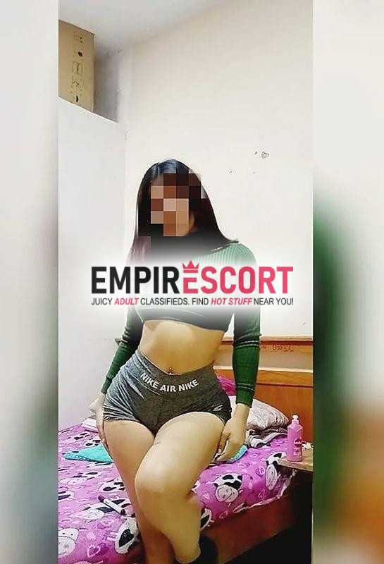 universitaria arrechita de tetas grandes y paraditas