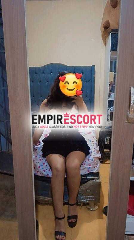 debutante señorita universitaria sumisa disponible hoy