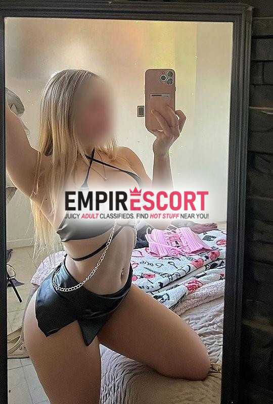 salma bellísima joven universitaria que adora el sexo y tener buena compañía.