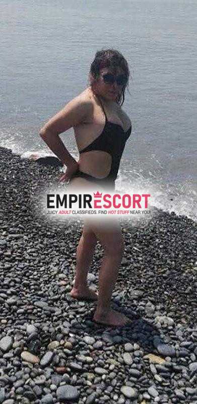 blanquita tetona lampiña sexy msñosa