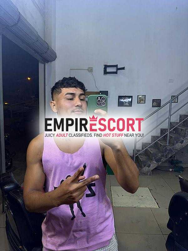 venezolano activo simpático pene curvo 🍌