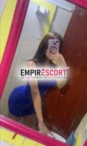 ariana chica súper top