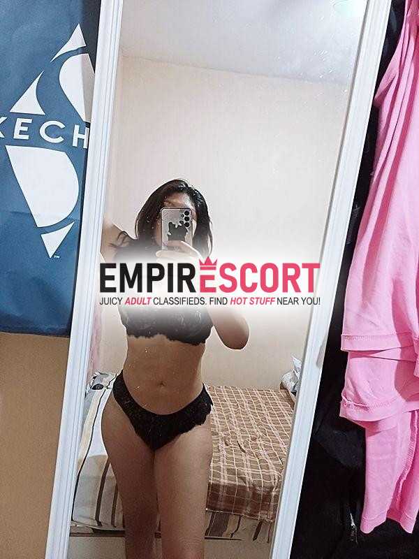 señorita universitaria sumisa nueva