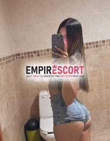 sexy nueva estudiante solo por pocos días. amor ojo solo por wasap 