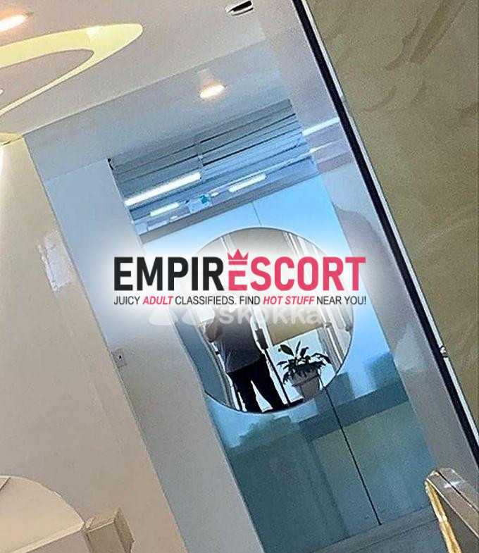 😇 nueva en tu ciudad😈 mujer puedo ser ella🍑 o él🍆 ya tu eliges que quieres de mí te llevo descubrir tus dudas y fantasías.