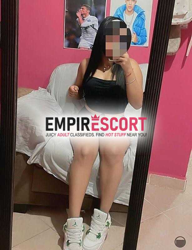 😘😘me encanta lechita en todo mi cuerpo rico.