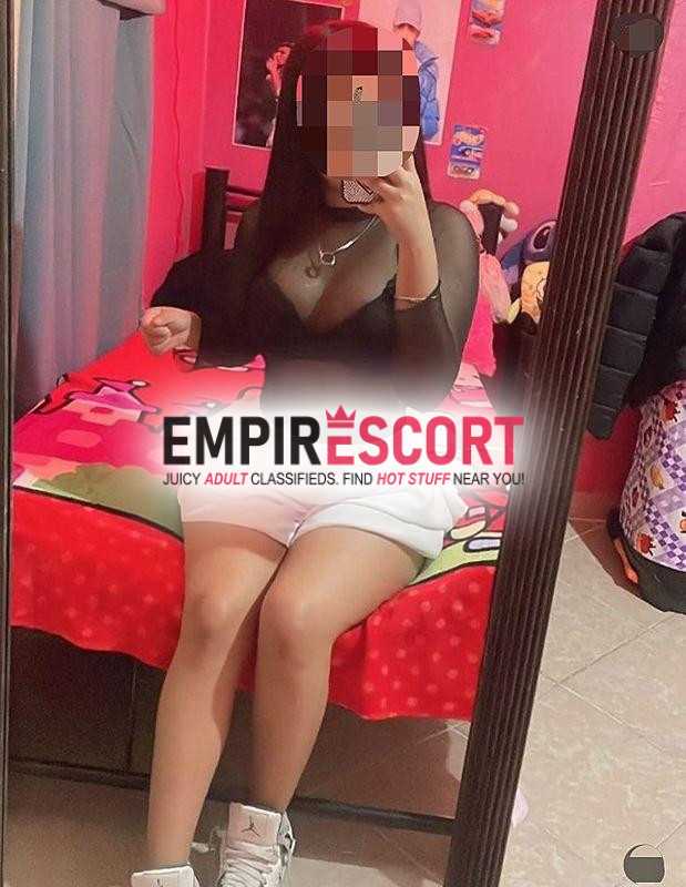 😘😘me encanta lechita en todo mi cuerpo rico.
