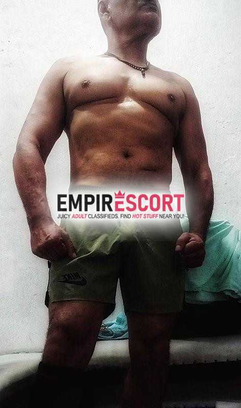 activo maduro muy experto en dar placer
dotado buen cuerpo y muy discreto y varonil