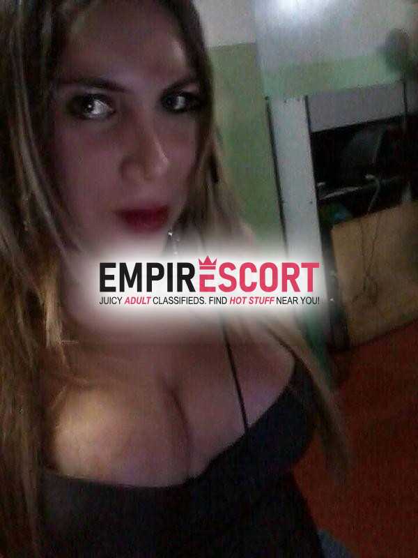 blanquita tetona lampiña sexy msñosa