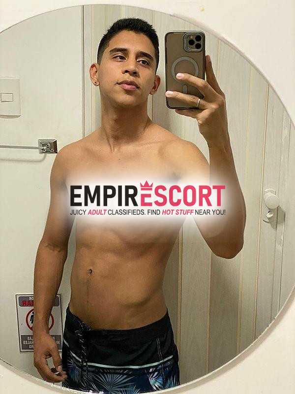 ecuatoriano pocos dias en tu ciudad jovencito dispuesto complacerte 🔥 😈