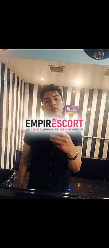solo personas serias. 
hola soy chico versátil varonil 24 años
 super complaciente dispuesto cumplir tus fantasías sexuales sin comp