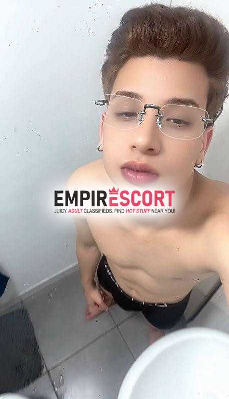 hola soy khevin scort modelo web estoy disponible mi servicio es para hombres