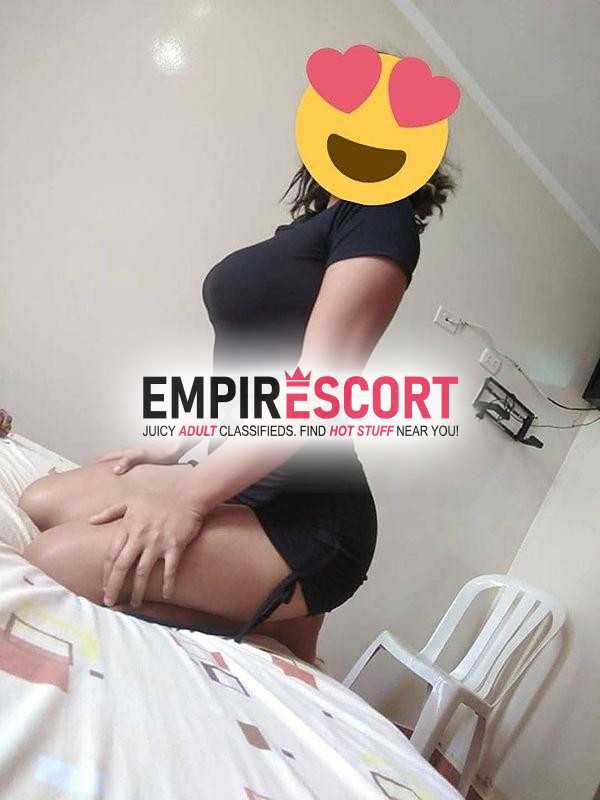 soy universitaria pienso blanquita full sexo oral y poses