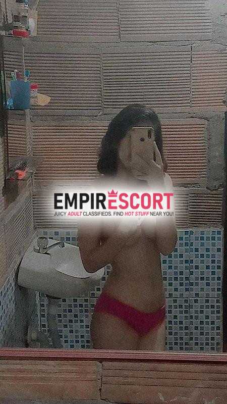 señorita linda flaquita busca apoyo economico