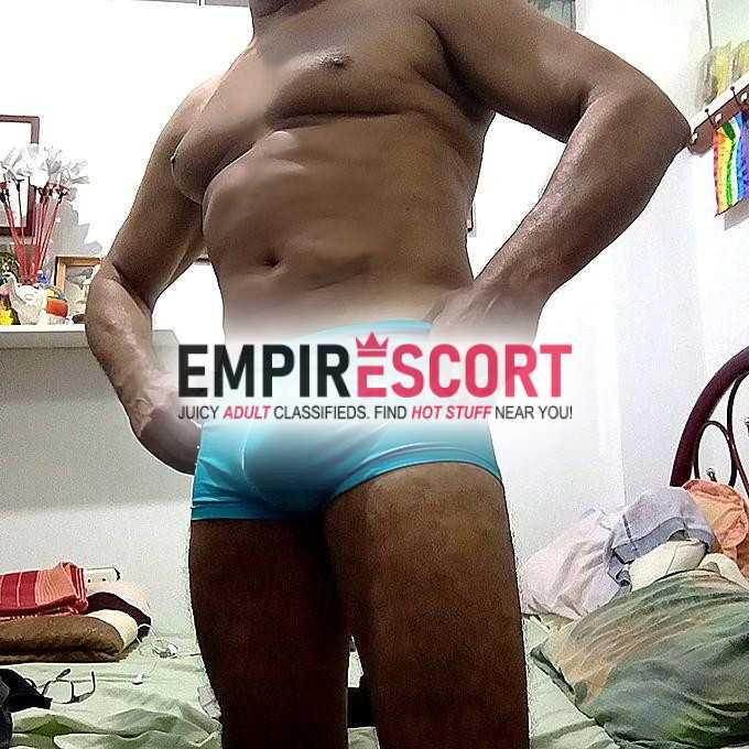 activo maduro experto en dar placer principiantes buen cuerpo dotado varonil.