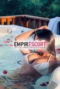 luna experta modelo caliente de talla internacional ardiente