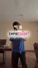 hot joven disponible