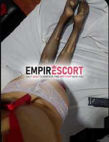 sexy travita estrecha y muy gritona