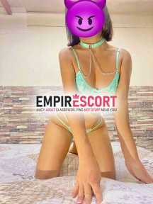 linda y sexy jovencita debutante absoluta