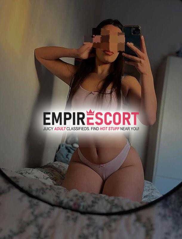 😘 me encanta el.sexo salvaje y hacerlo en todas las poses y sin apuros.