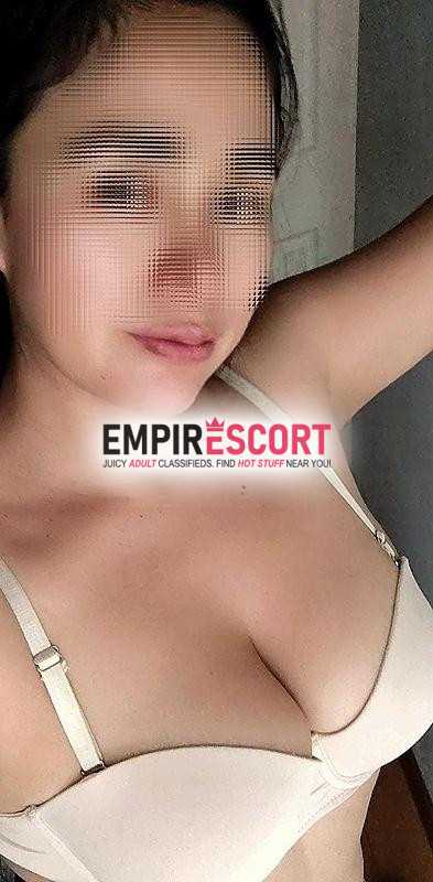 joven guapa y educada que brinda sus servicios calleros