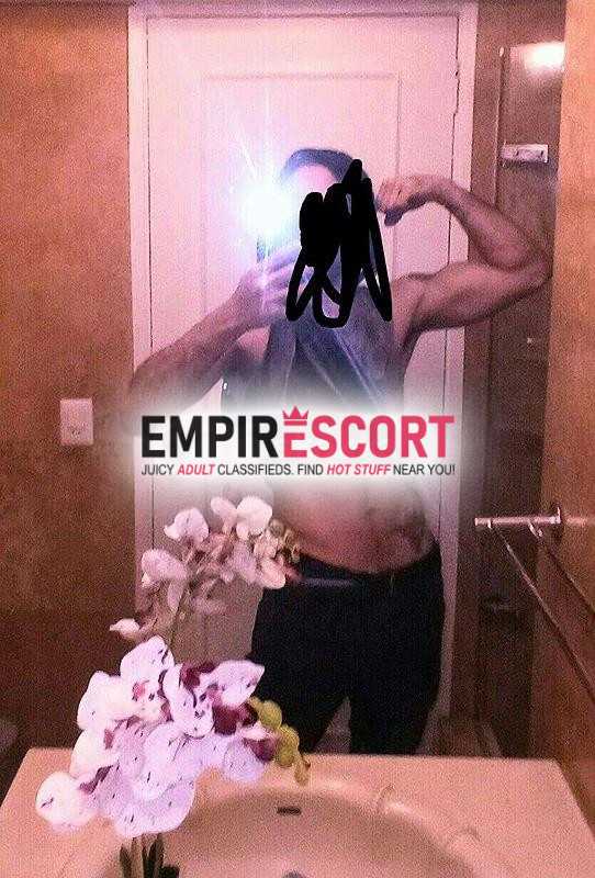 soy hombre hetero de 20 cms y de cuerpo atlético barba y ojos verdes. quiero experimentar el sexo algo tipo tríos dos chicas que m