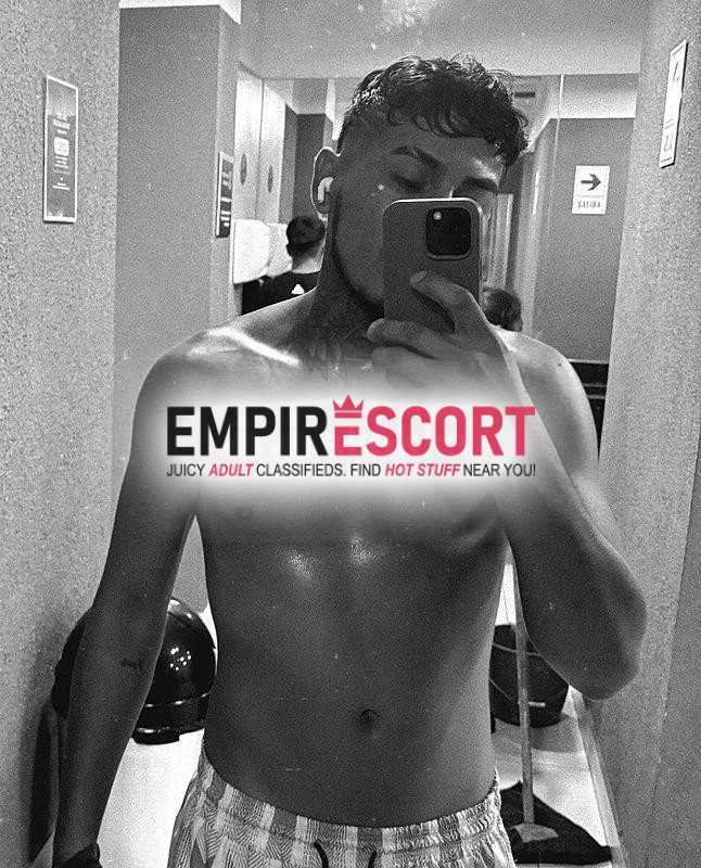 venezolano activo simpático pene curvo 🍆